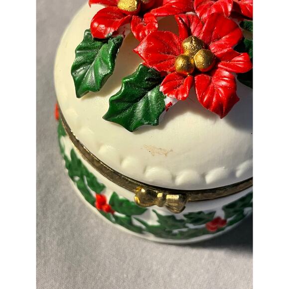 Vintage 1993 ARTMARK Jade porcelain poinsettia hinged trinket jar - Picture 6 of 11